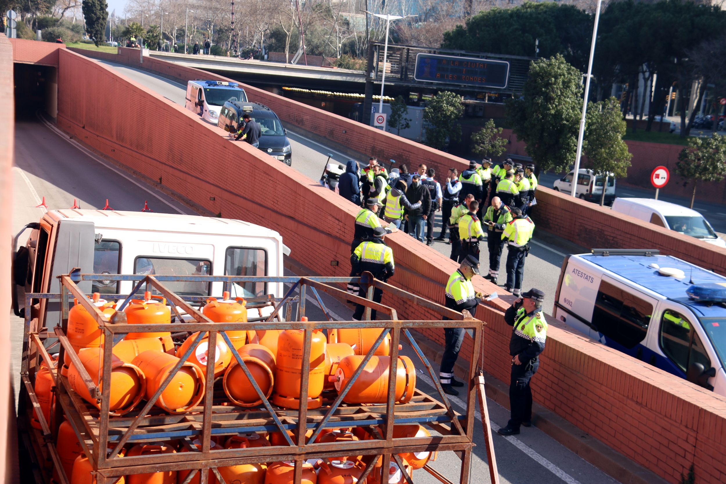 Detenido A Tiros El Conductor De Un Camión De Butano Robado